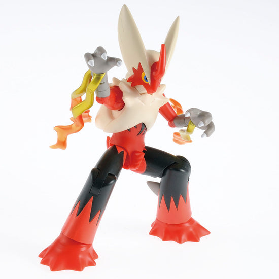 Bandai: Mega Blaziken Model Kit